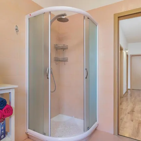 Lovely In With Wifi Holiday home Radetici