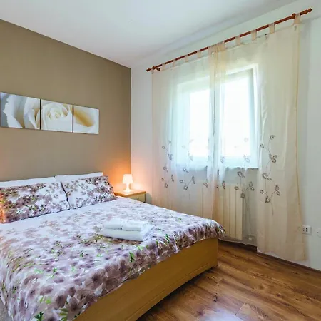 Lovely In With Wifi Holiday home