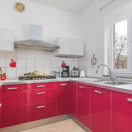 Lovely In With Wifi Holiday home Radetici