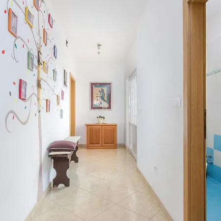 Lovely In With Wifi Holiday home *